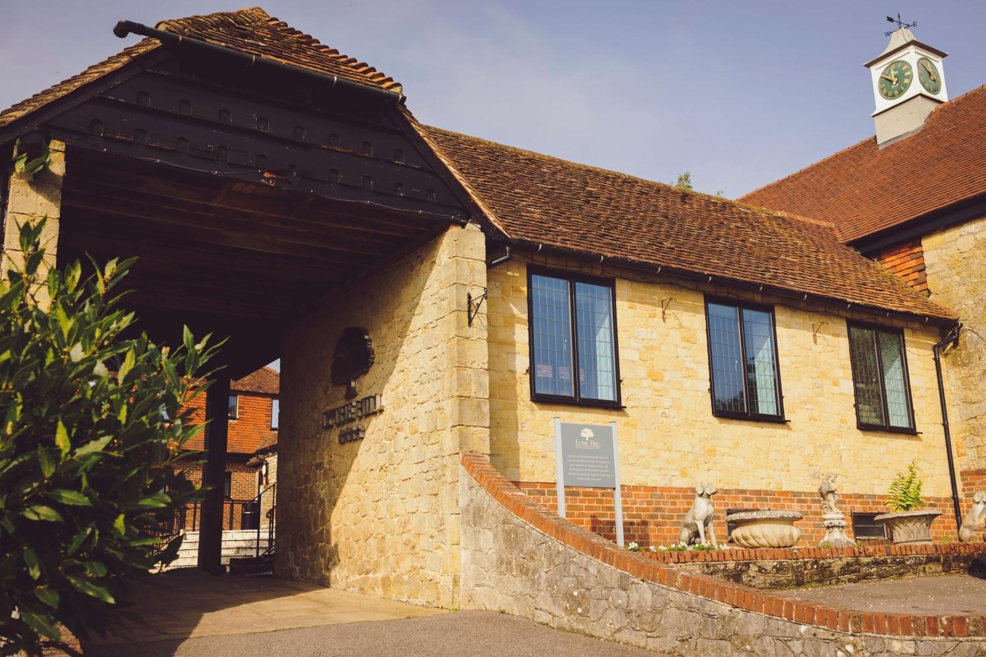 Voco Lythe Hill Hotel & Spa By Ihg Haslemere Exteriér fotografie